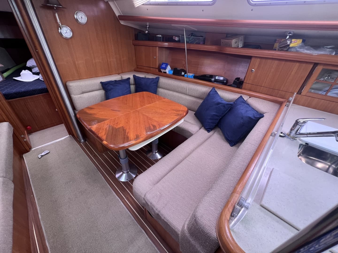 2006 Hunter 38 - Image 11