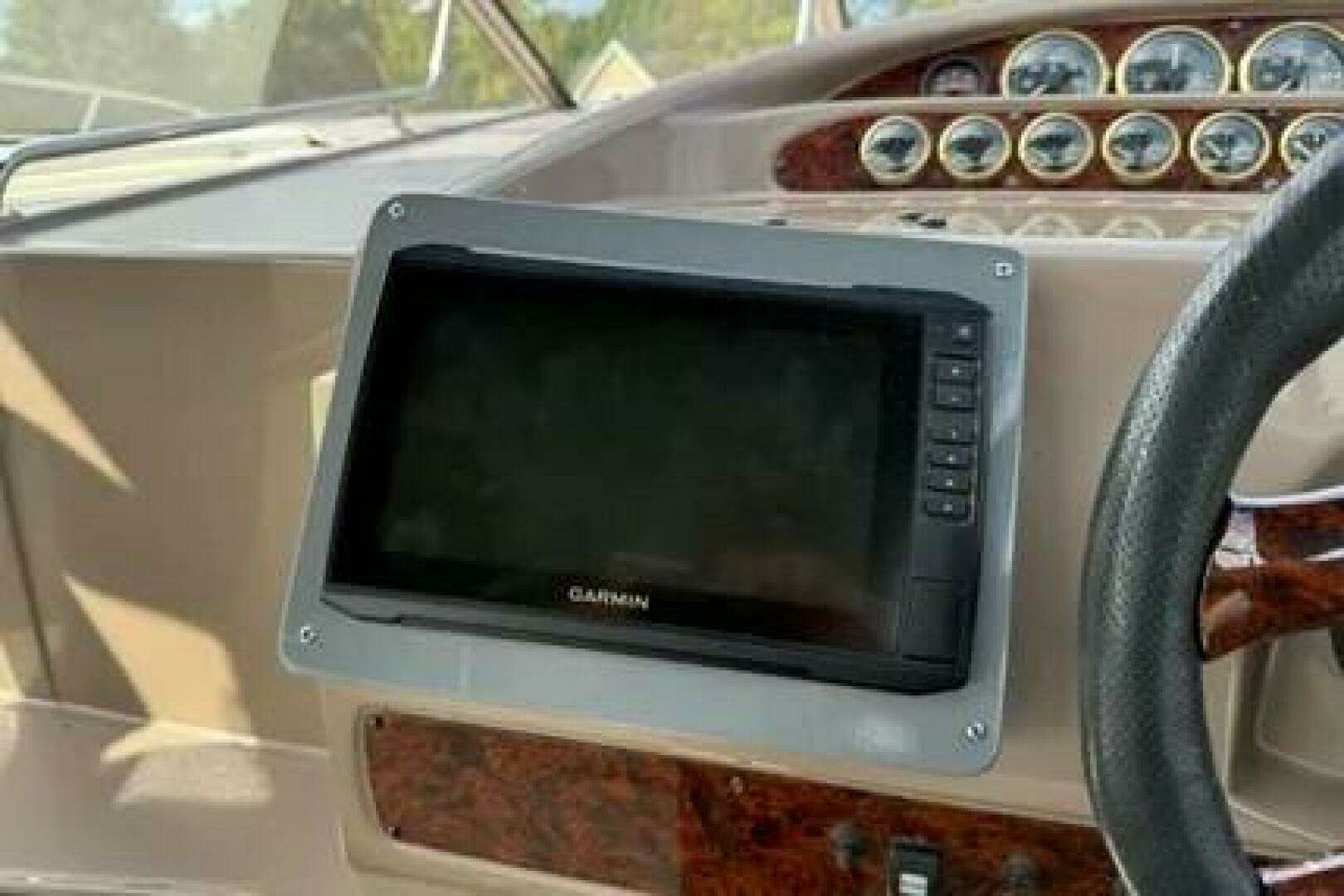 2004 Regal 3260 Commodore - Image 7
