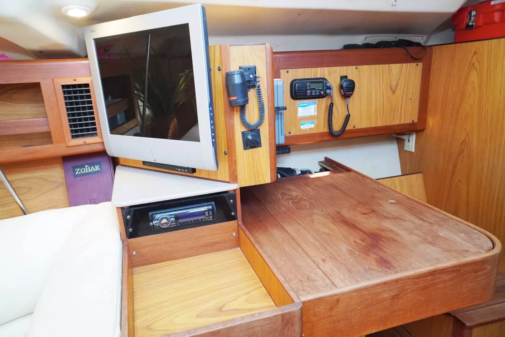 2000 Hunter Passage 420 - Image 19