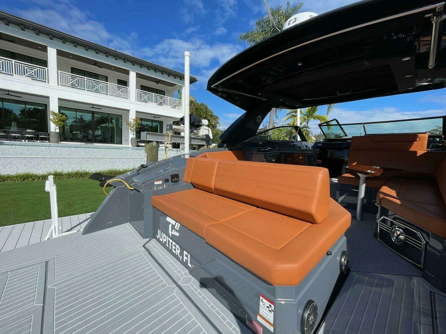 2023 Cruisers Yachts 38 GLS - Image 16