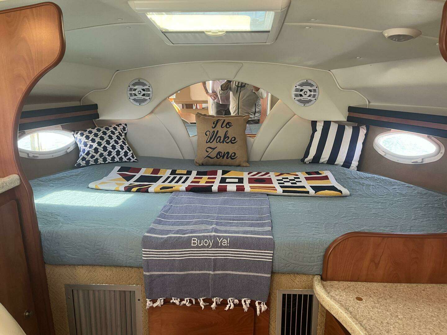 2007 Rinker 320 Express - Image 27