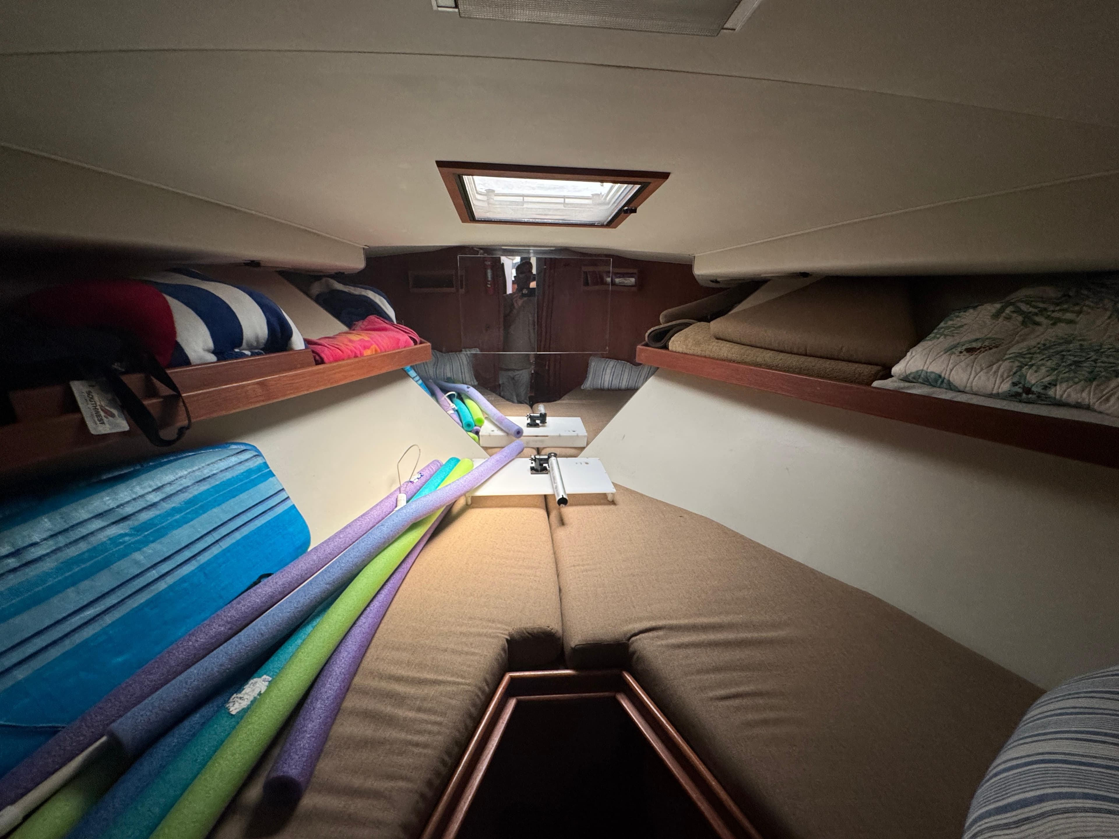 1990 Viking 35 - 128