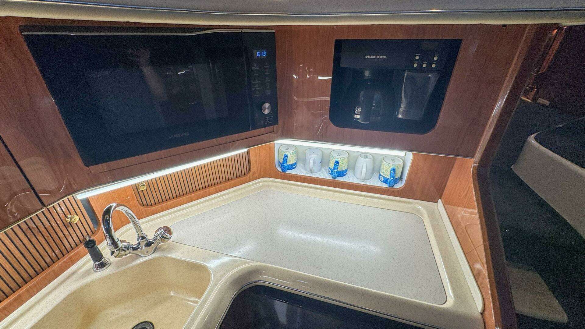 2000 Sea Ray 420 Aft Cabin - Image 30