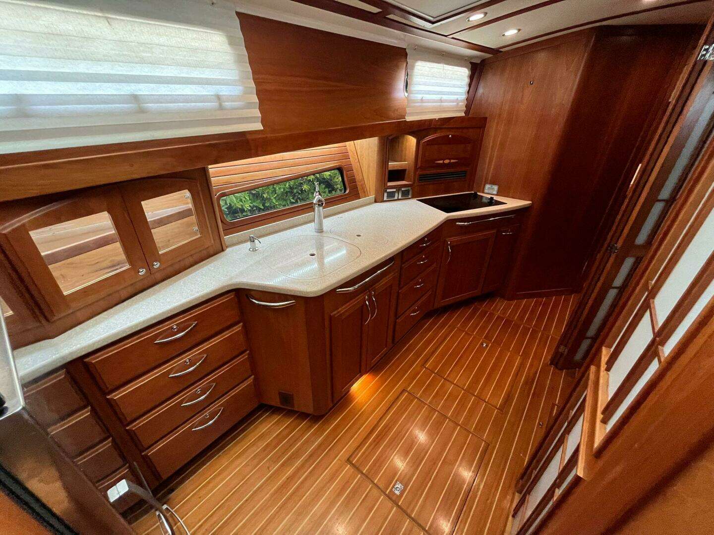 2013 Sabre 48 Salon Express - Image 54