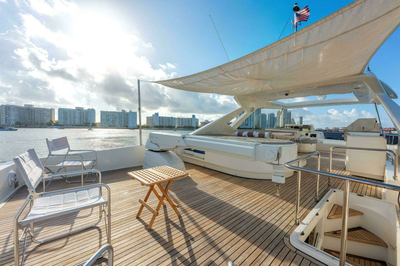 2014 Ferretti Yachts 870 - Image 3