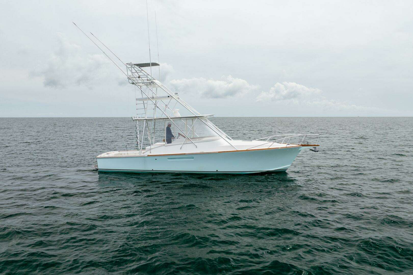 2004 Stolper 38 Express - Image 2