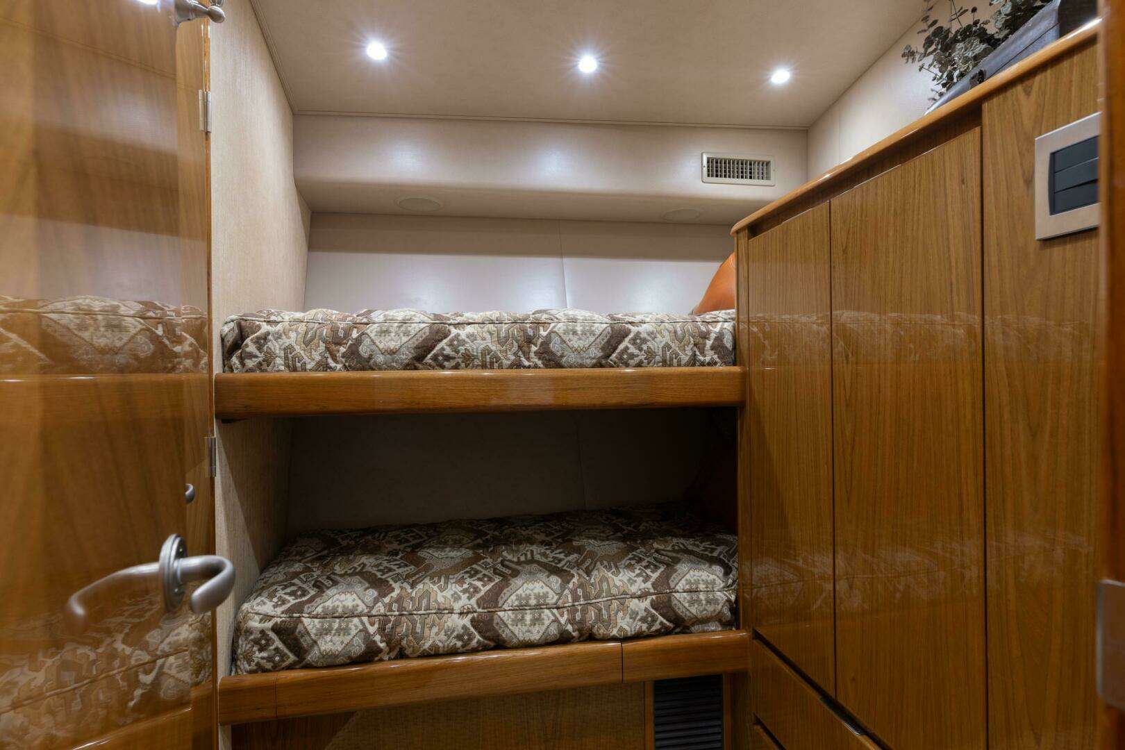 2012 Viking 76 Enclosed Flybridge - Image 17