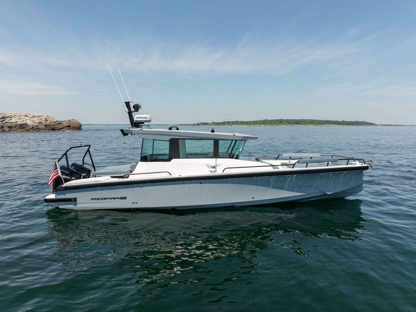2026 Axopar Cross Cabin - Image 6