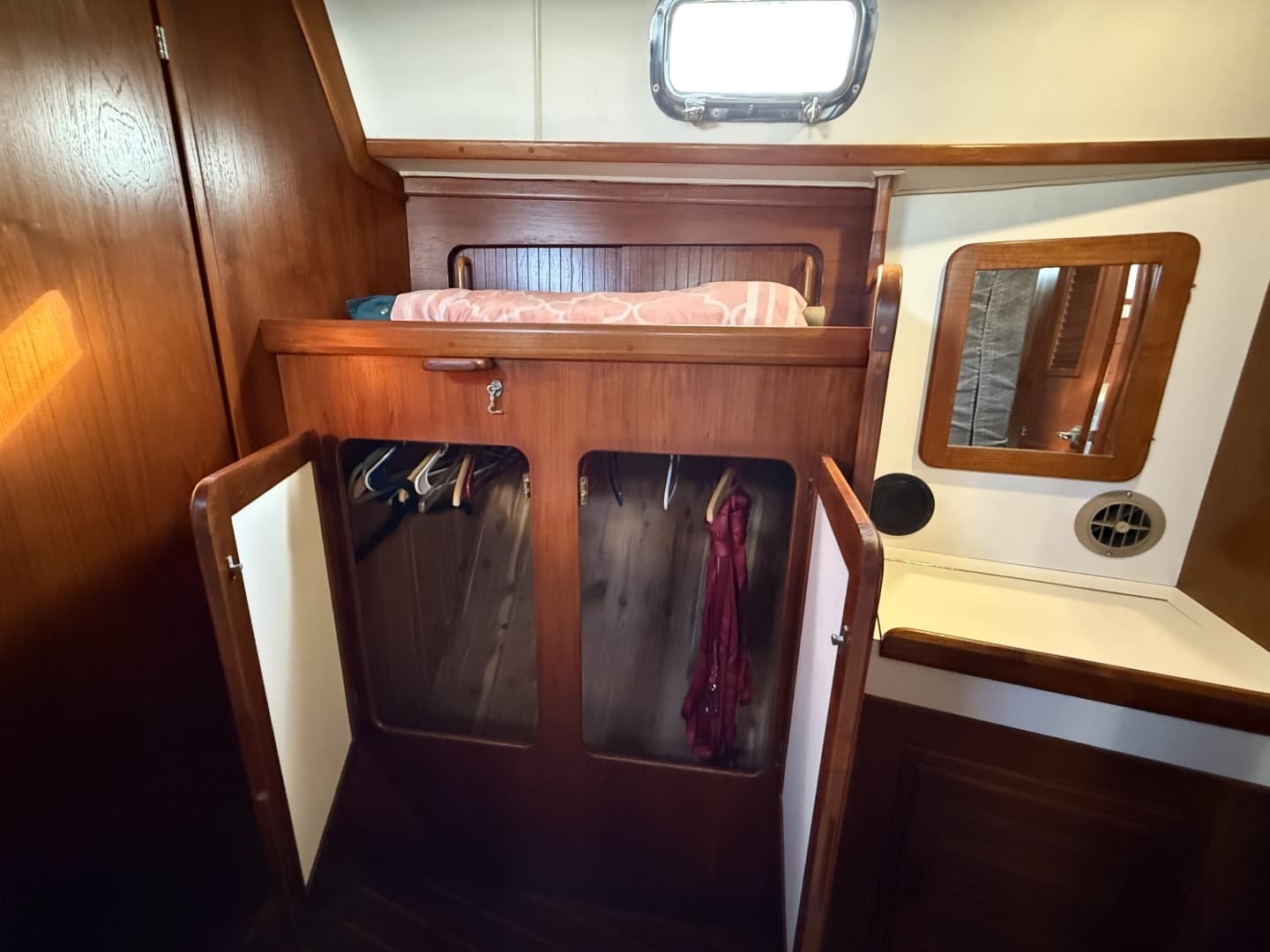 1990 Caliber 38 - Image 17
