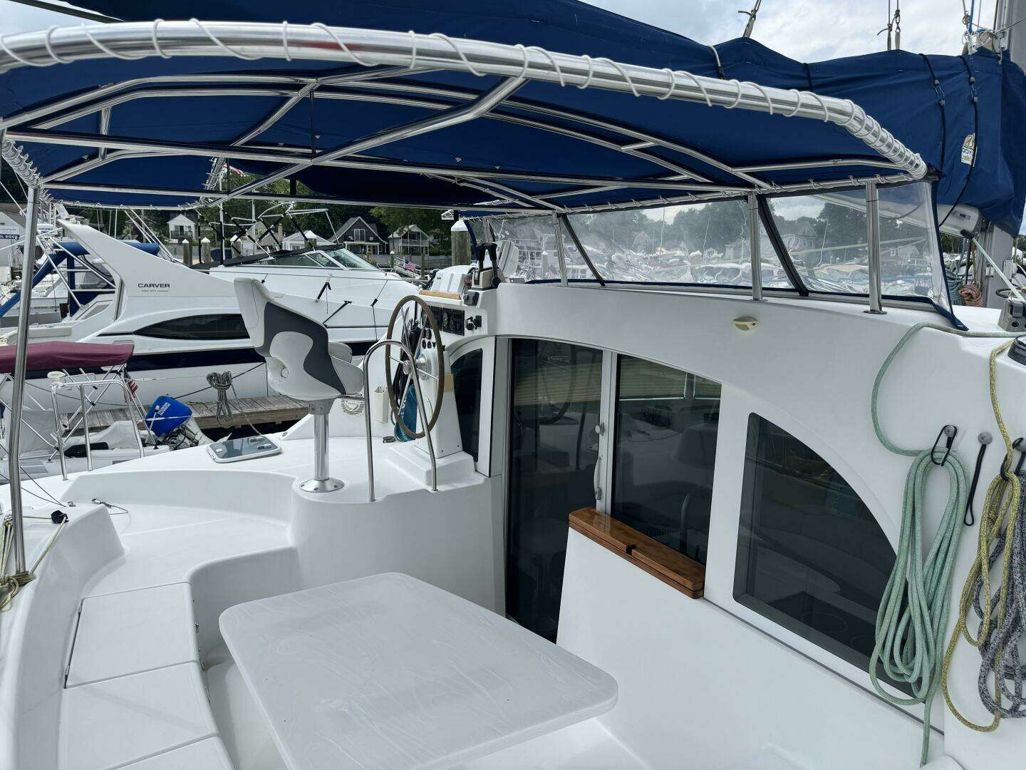 2000 Lagoon 380 - Image 9