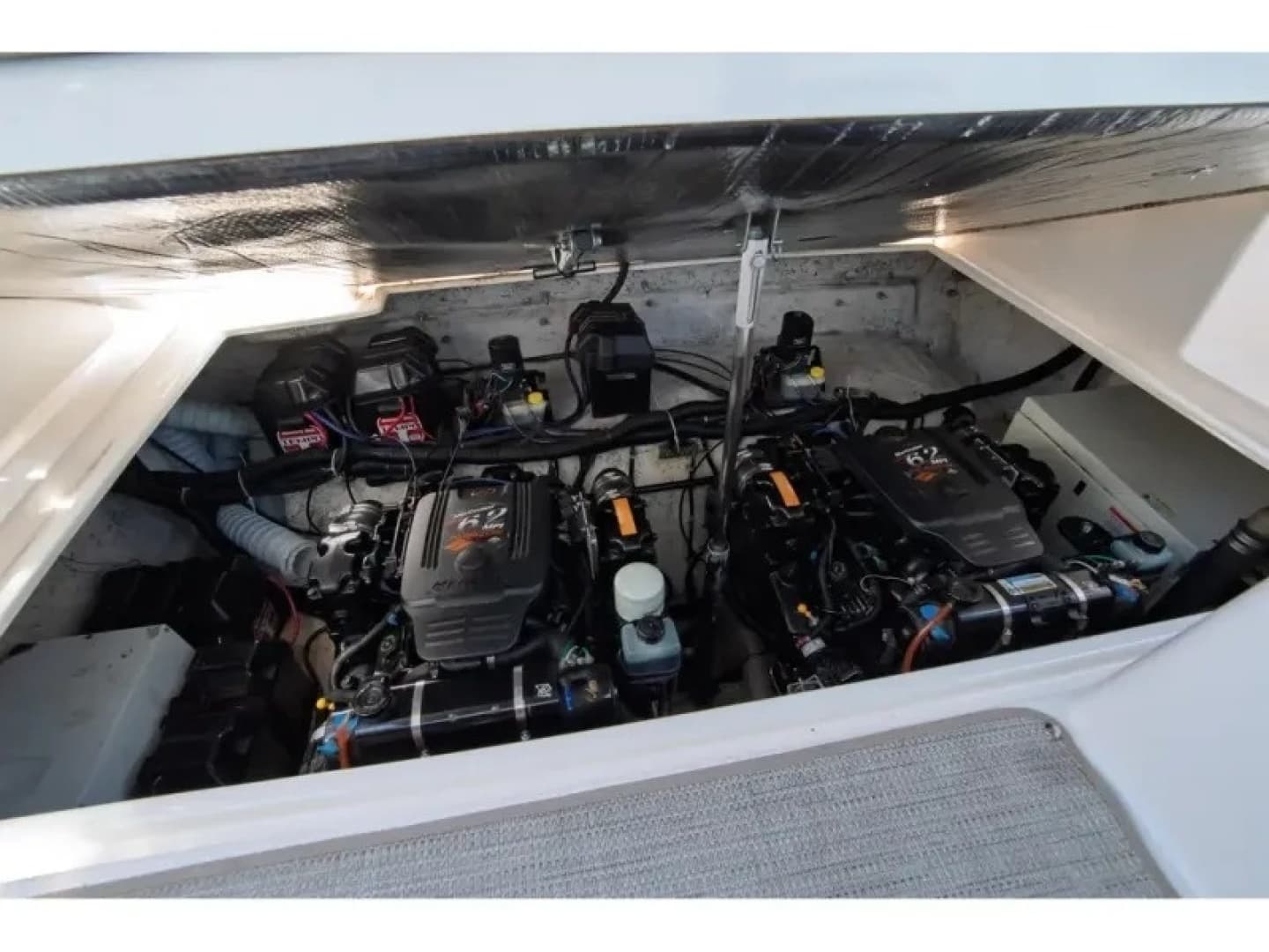 2003 Rinker Fieste Vee 342 - Image 58