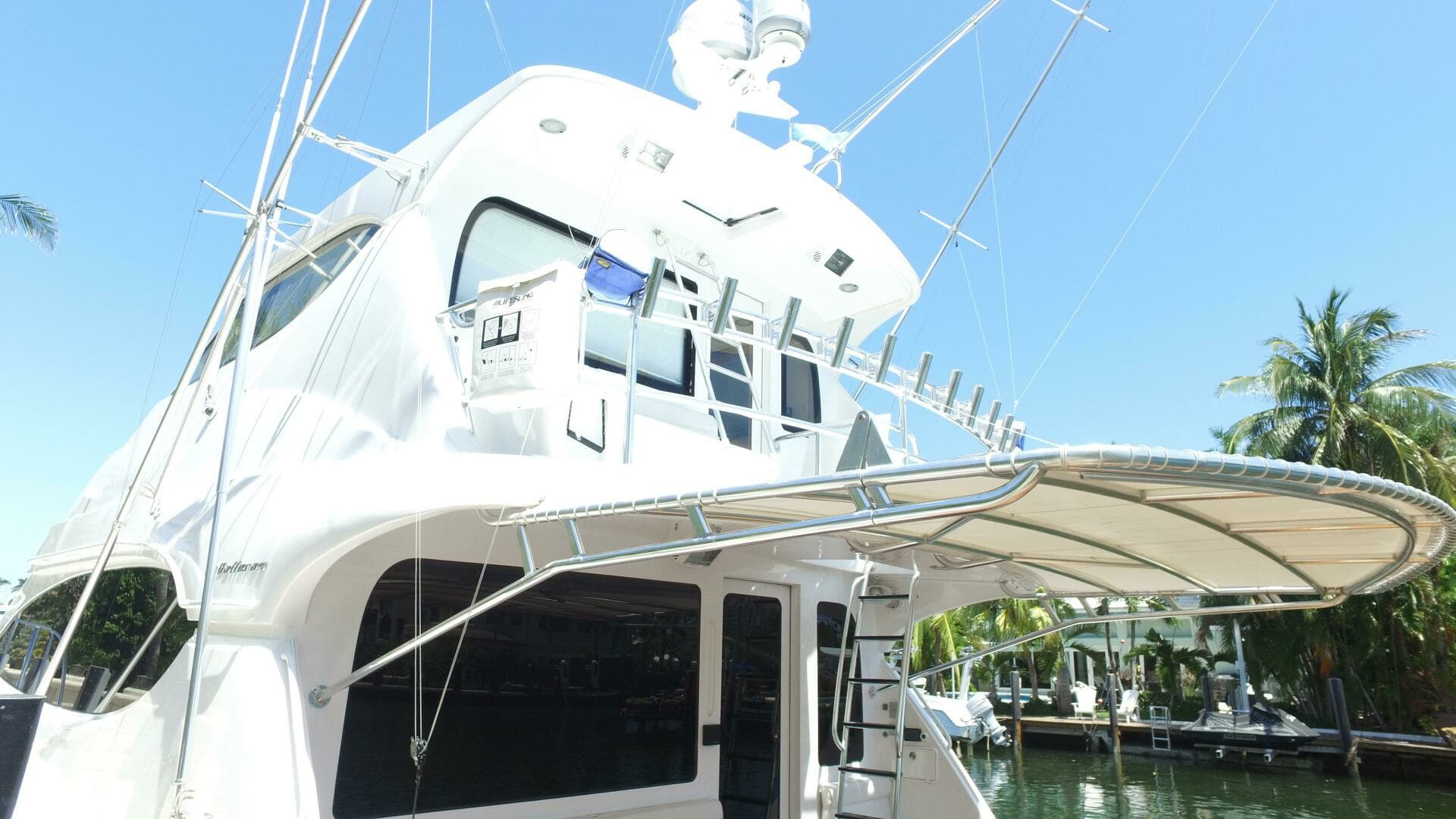 2006 Hatteras 68 Convertible - Image 26