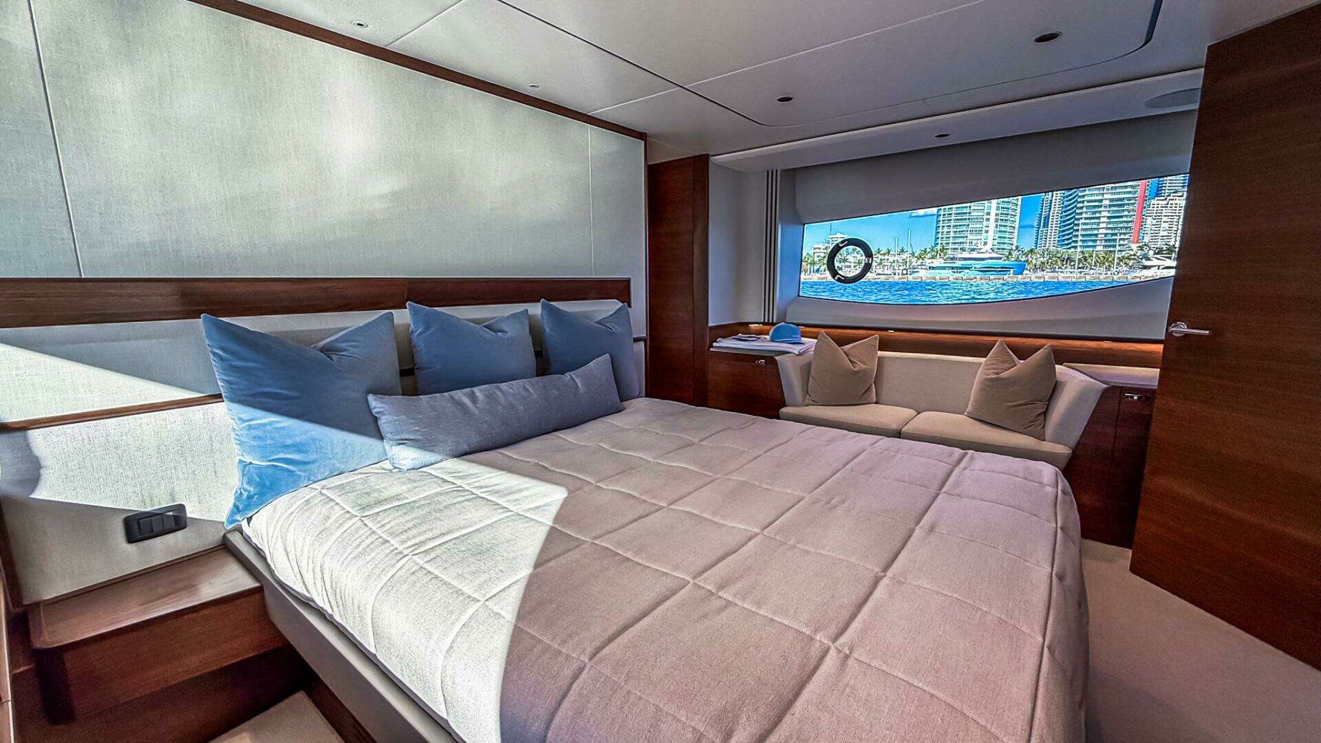 2026 Princess S65 Sportbridge - Image 57