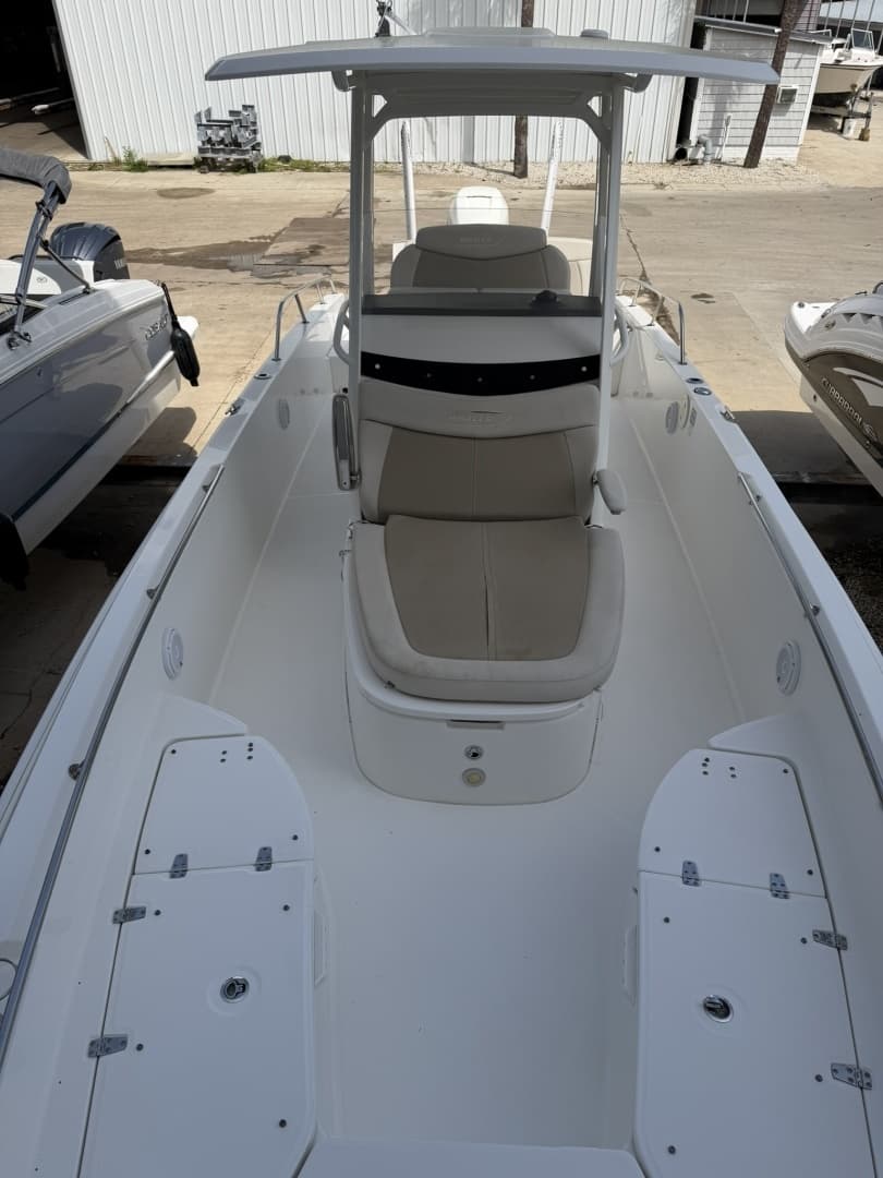 2019 Boston Whaler 270 Dauntless - Image 17