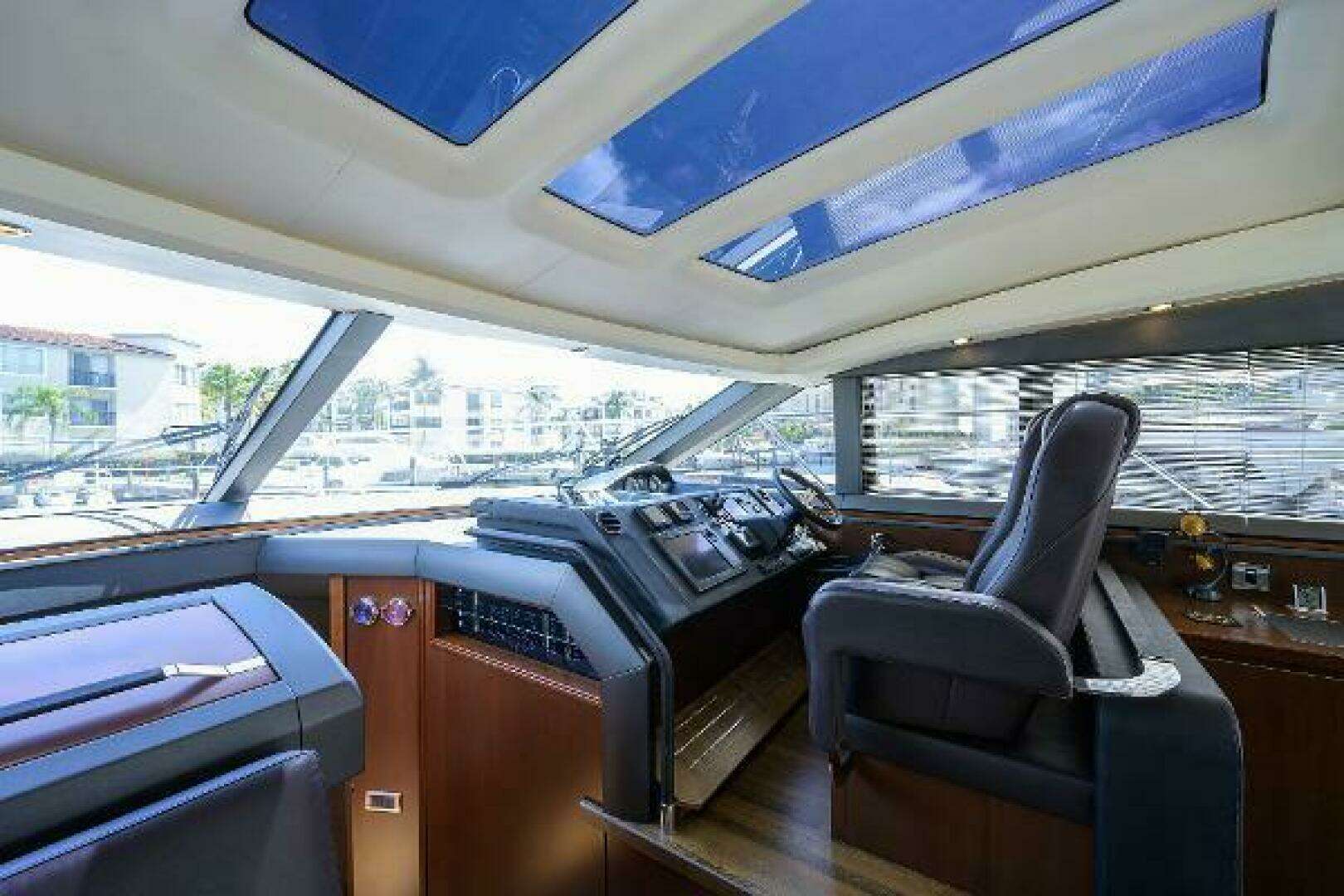 2013 Princess V62 - Image 5