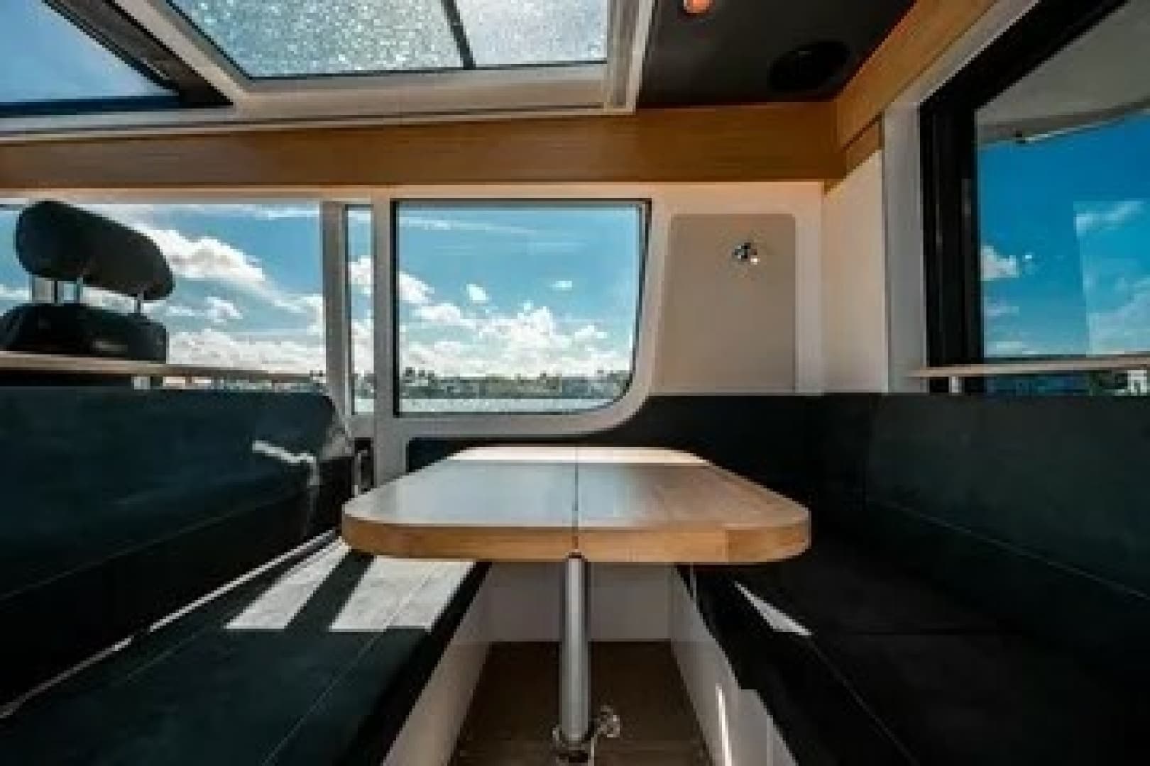 2023 Nimbus C11 - Image 12