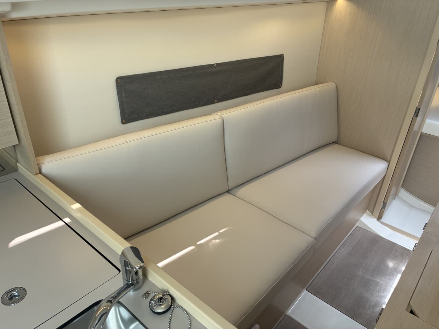 2023 Beneteau Oceanis 30.1 #292 - Image 5