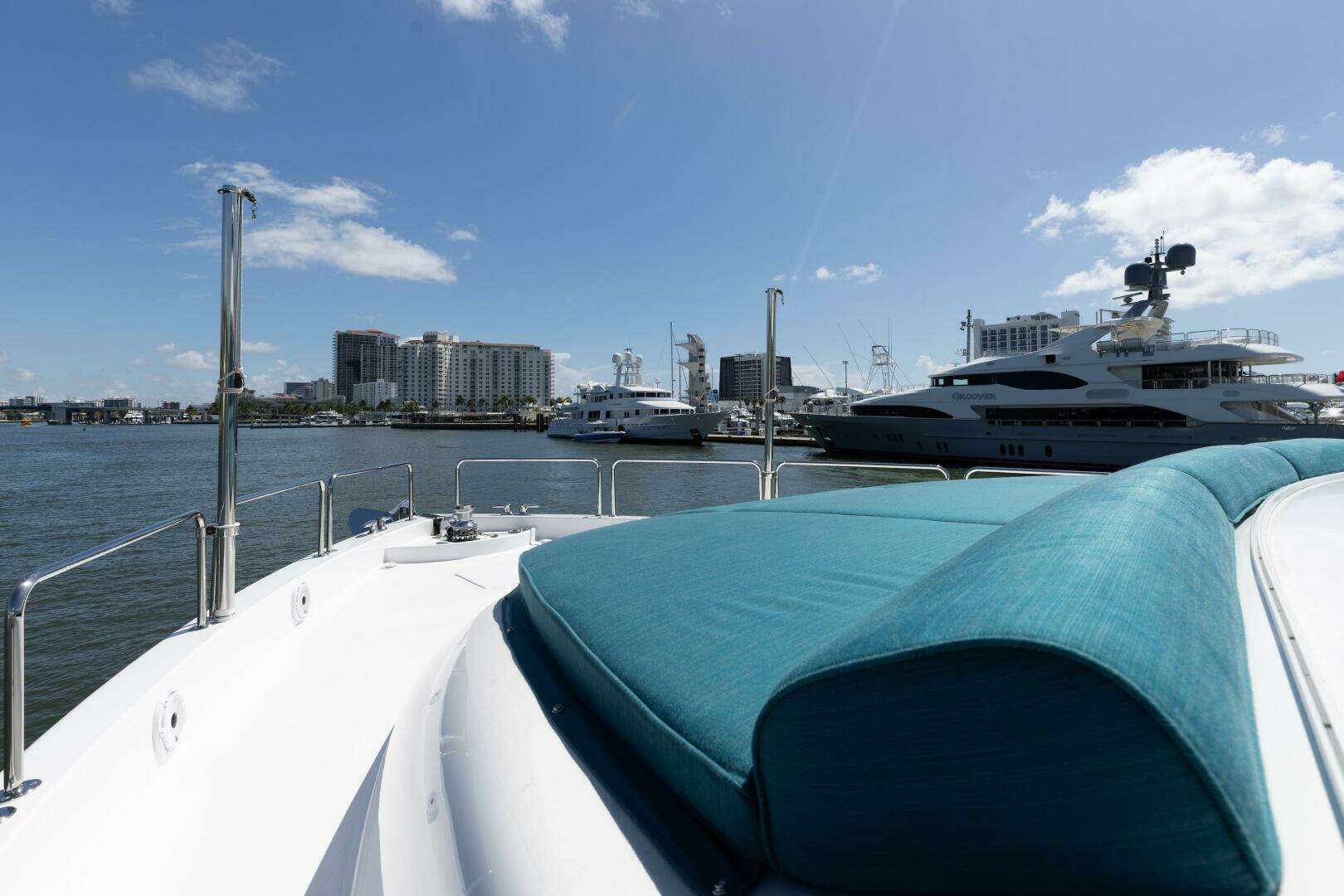 2014 Hatteras 80 - Image 51