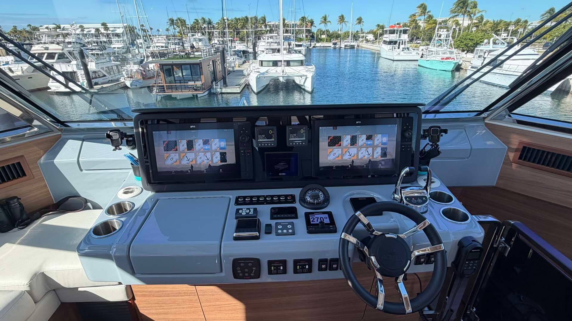 2025 Aquila 54 ENCLOSED BRIDGE - Image 69