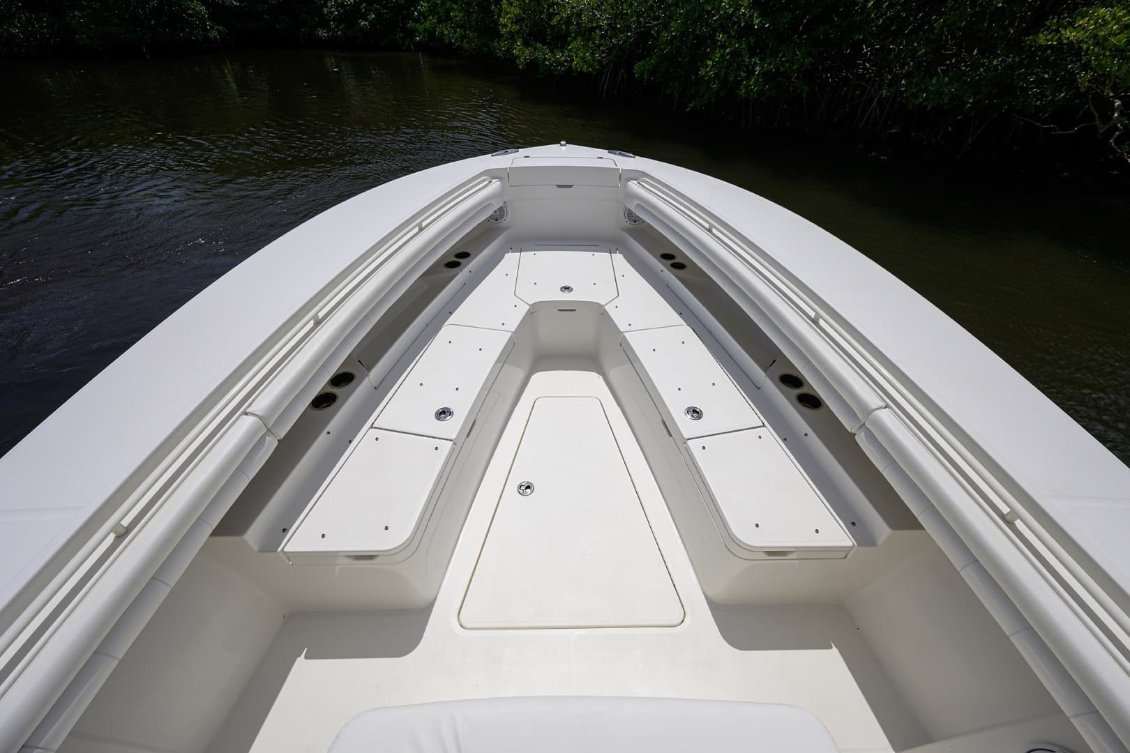 2019 Regulator Center Console - Image 14