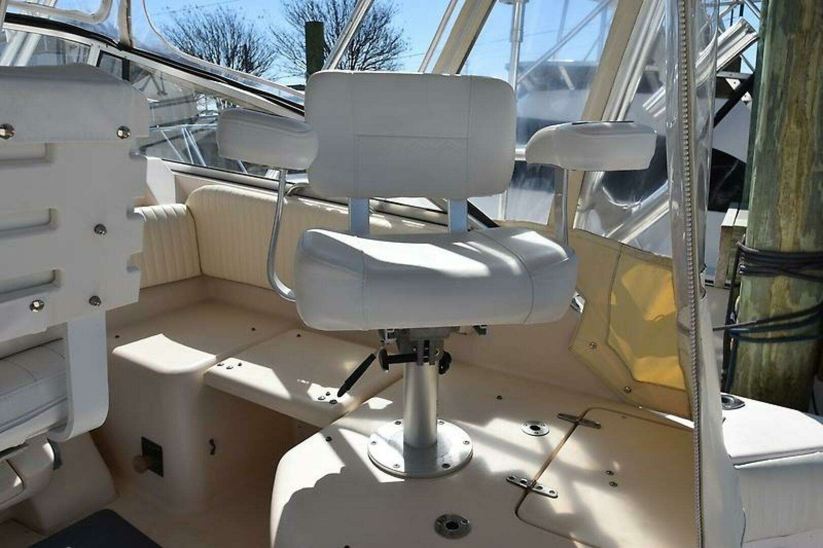 2006 Grady-White 330 Express - Image 27