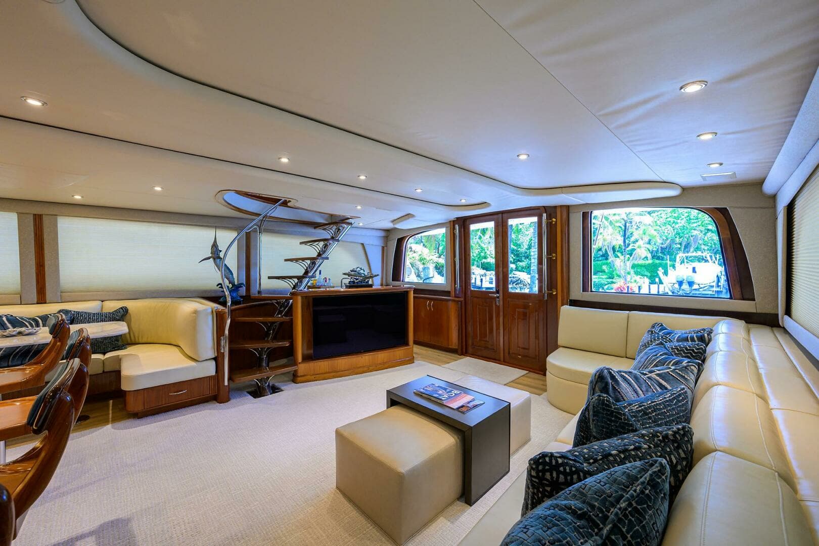 2004 Sea Force IX 82 Enclosed Bridge - Image 3