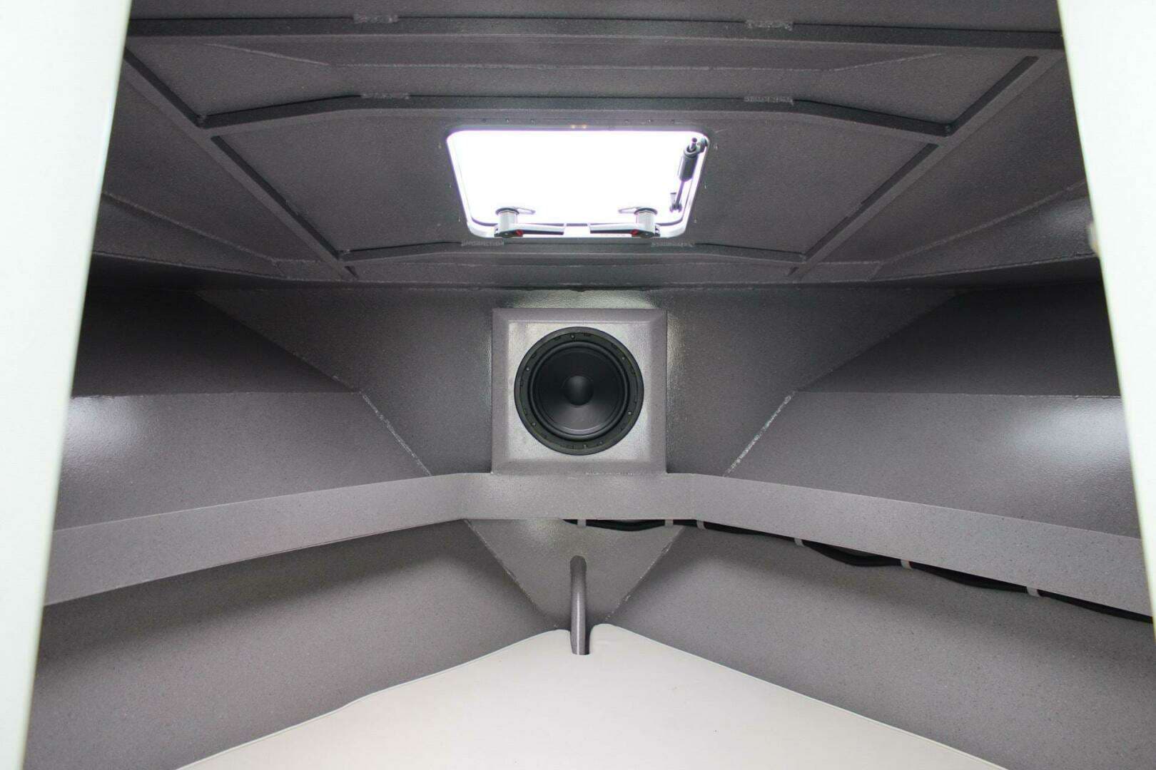 2024 Custom Genesis Craft 2700 Cuddy - Image 15