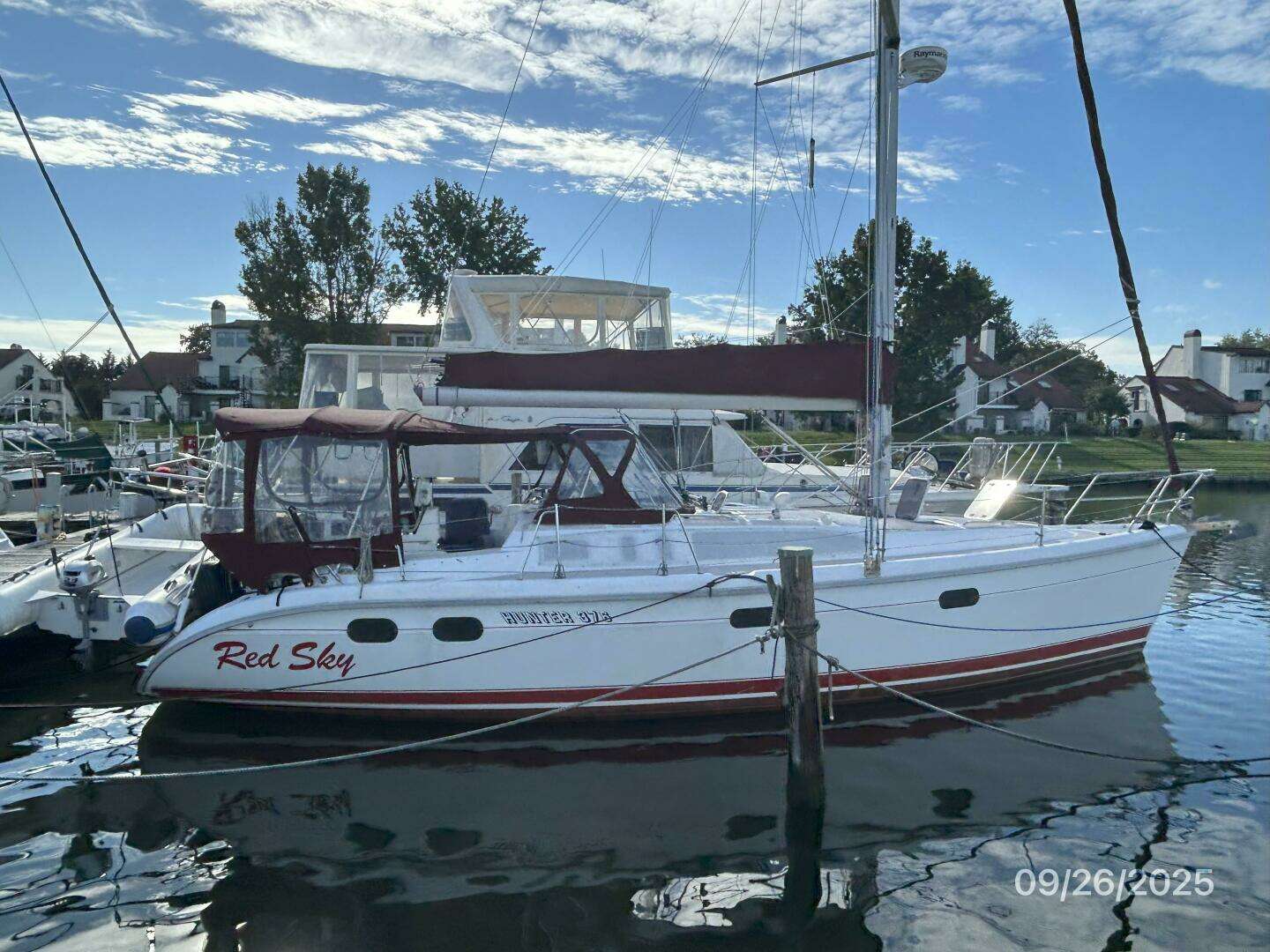 1998 Hunter 376 - Image 2