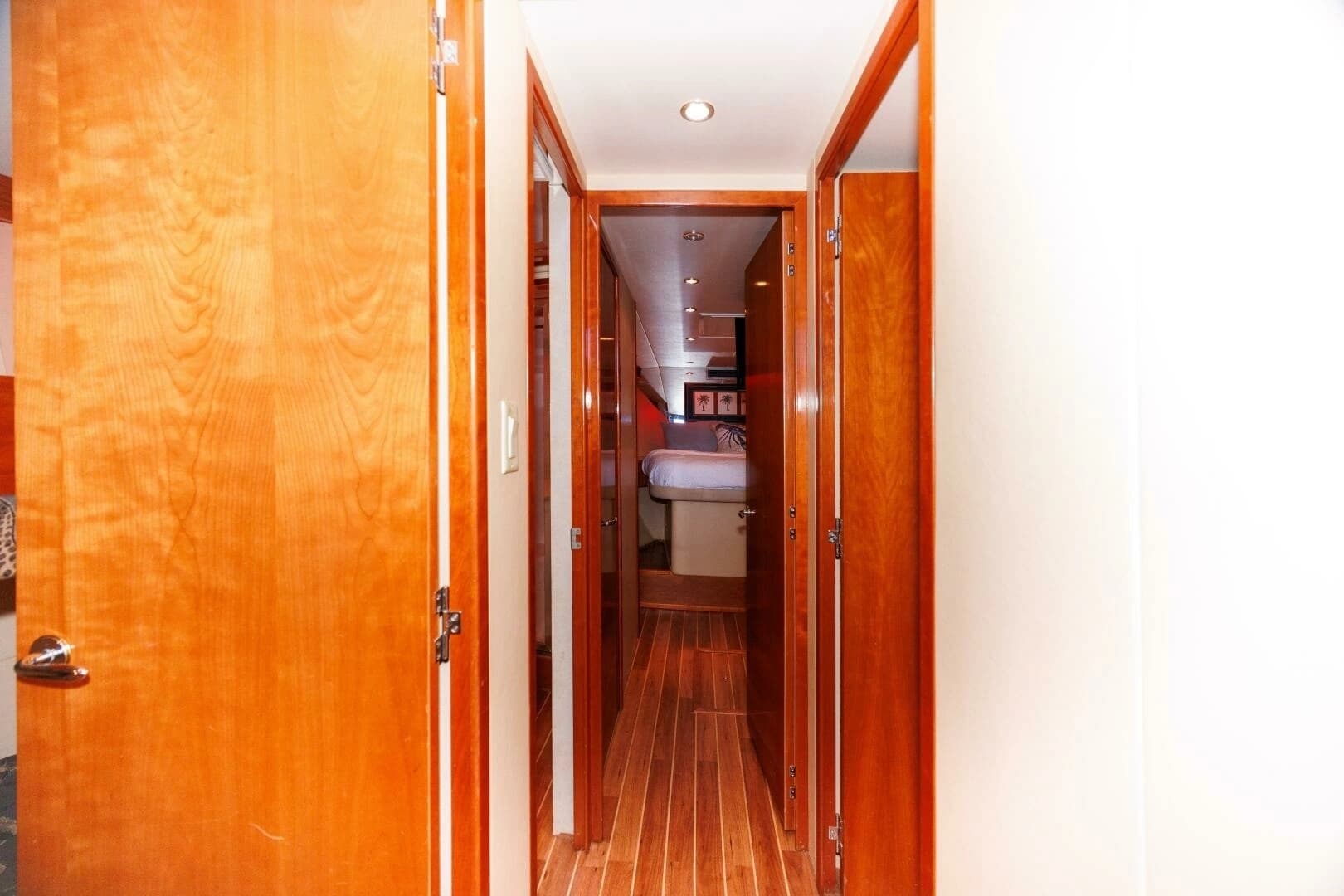2002 Hatteras 50 Convertible - Image 13