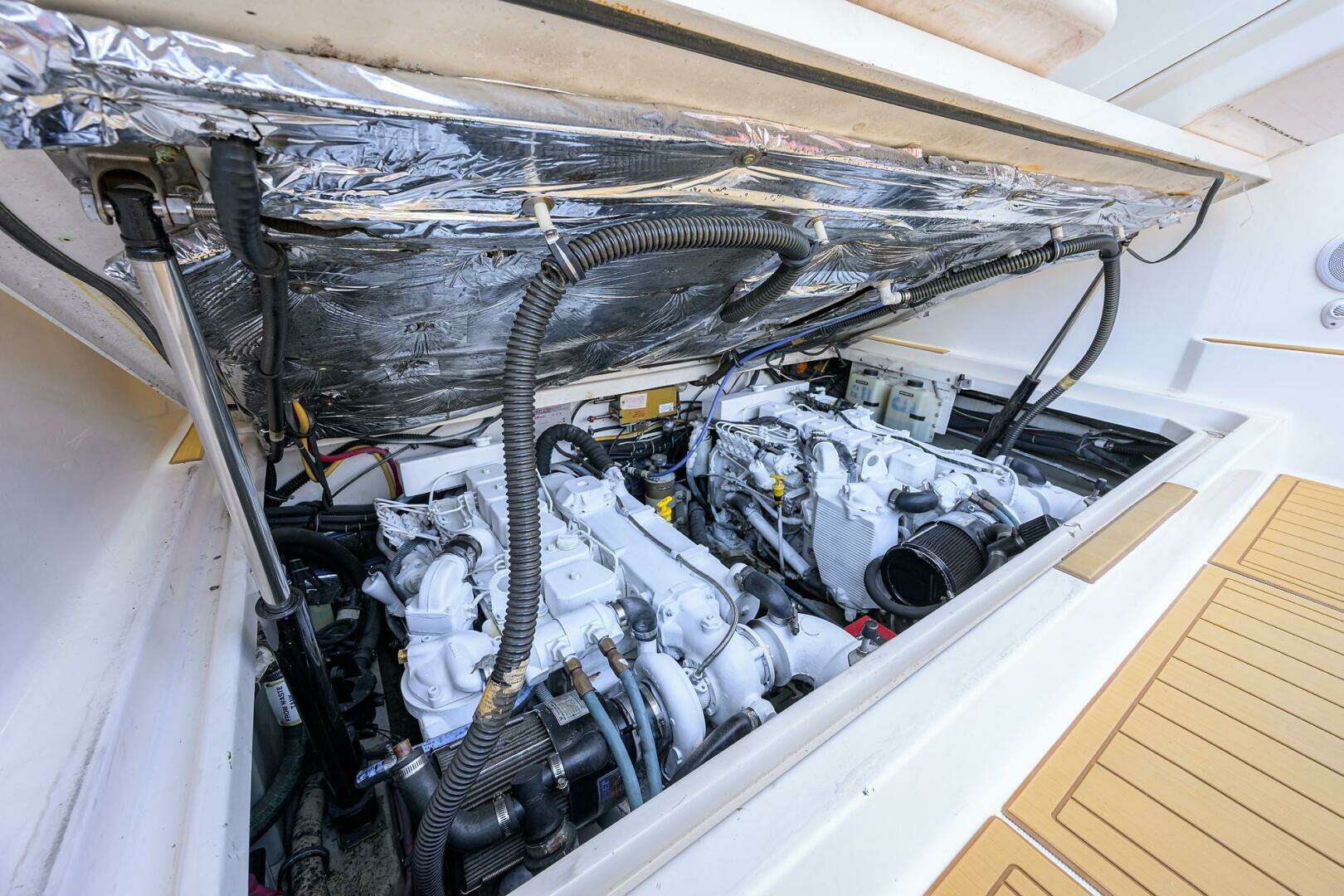 2002 Tiara Yachts 3100 LE - Image 29