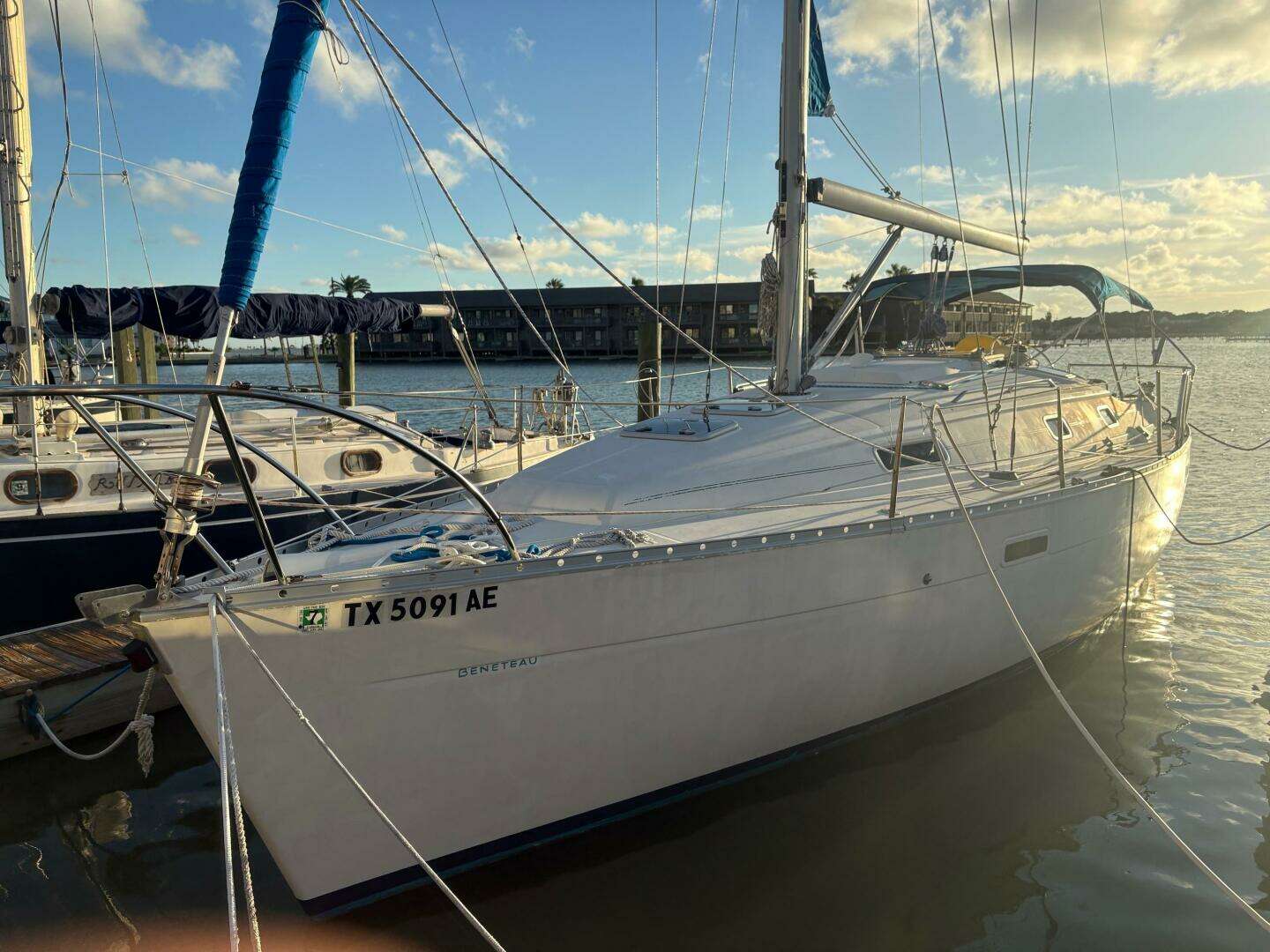2001 Beneteau — - Image 2
