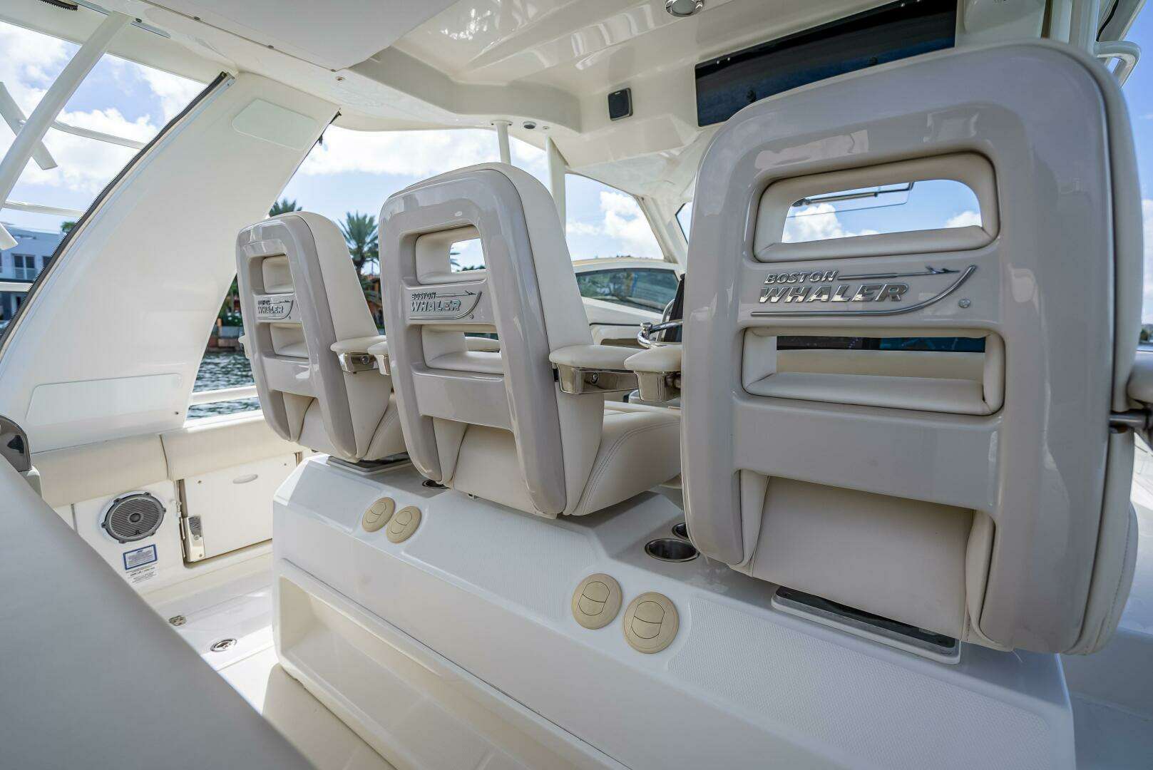 2016 Boston Whaler — - Image 114