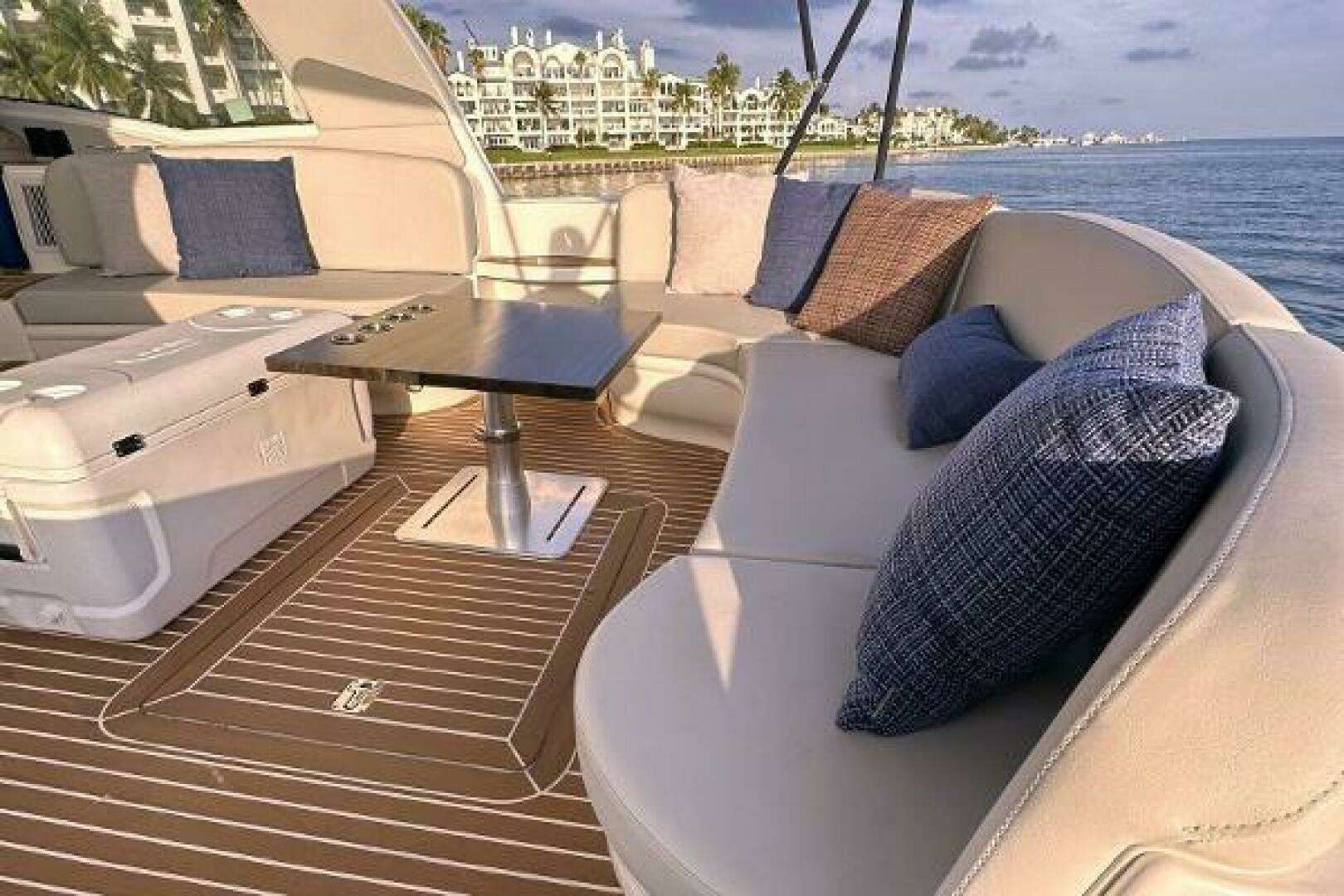 2005 Sea Ray 500 Sundancer - Image 11