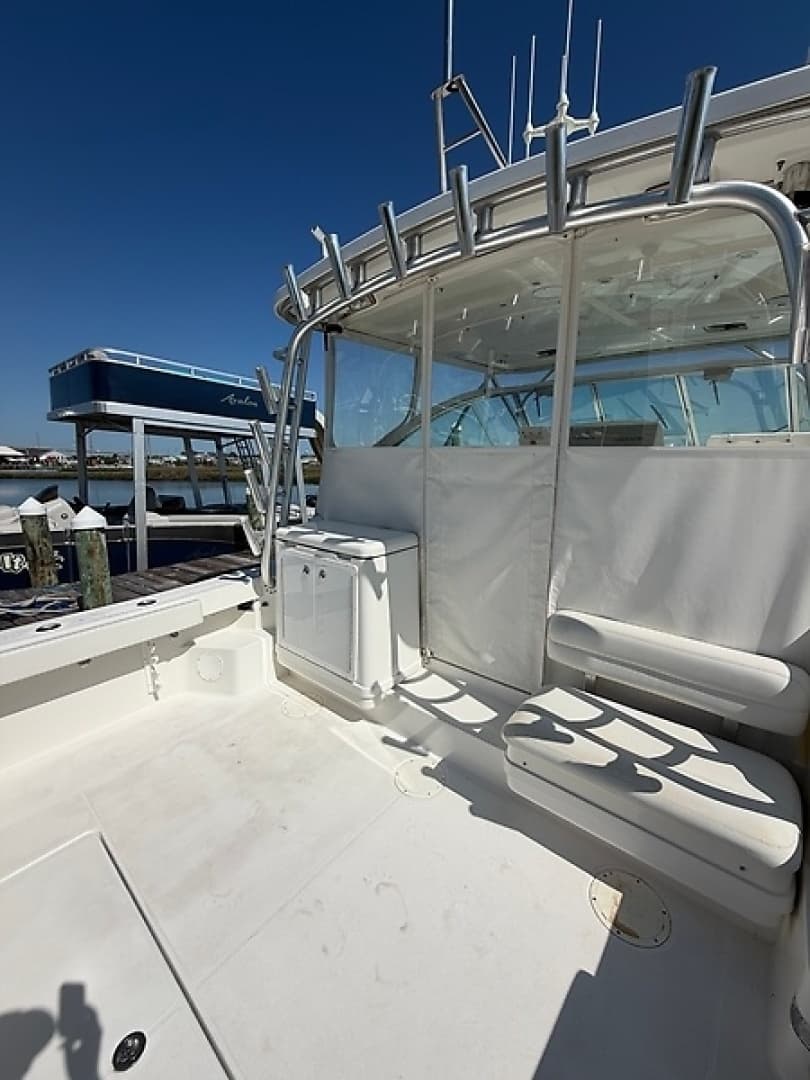 2005 Rampage 33 Express - Image 8