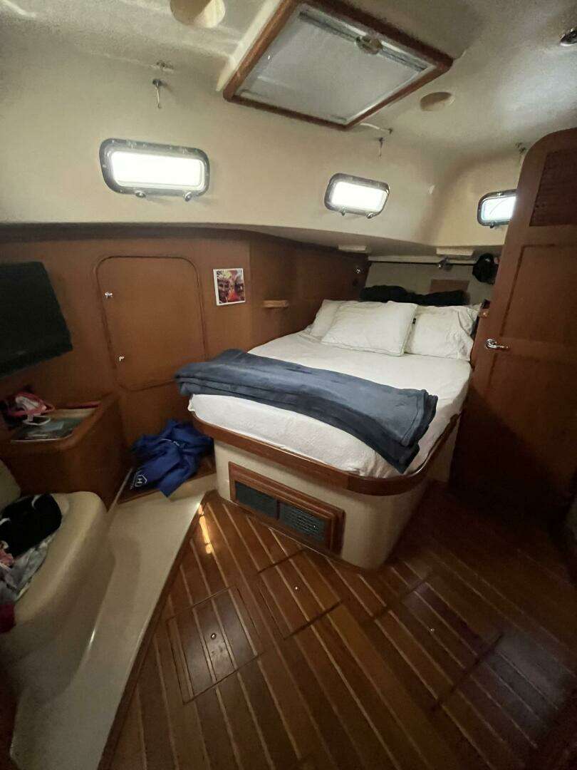 2006 Island Packet 445 - Image 13