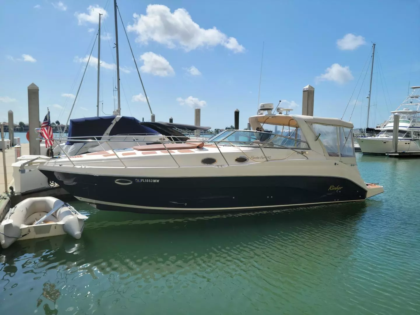2005 Rinker Fiesta Vee 342 - Image 2