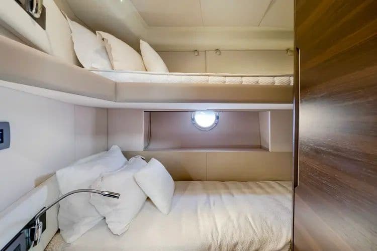 2016 Azimut 50 Fly - Image 21