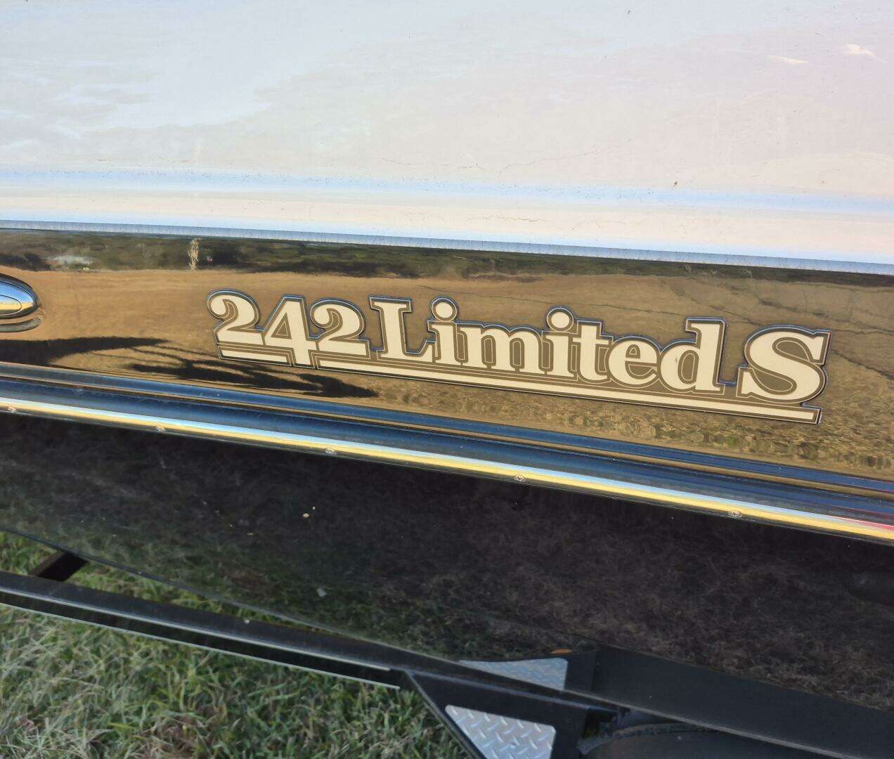 2011 Yamaha Boats 242 Limited S - Image 21