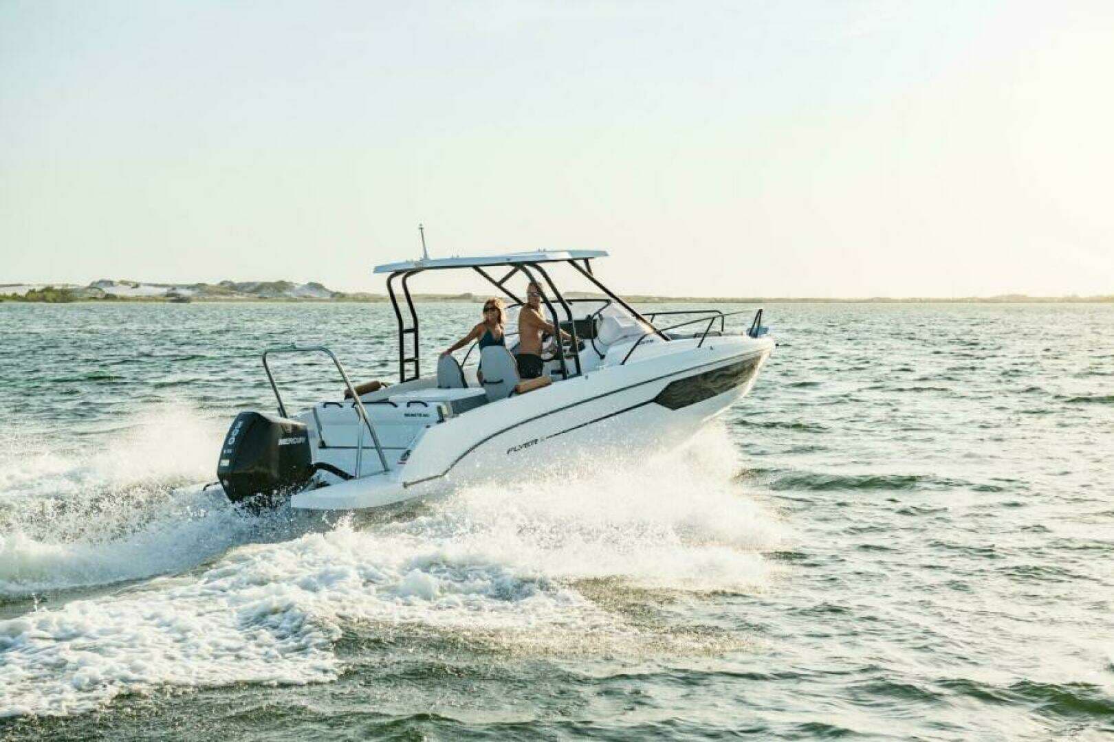 2025 Beneteau Flyer 8 Sundeck - Image 10
