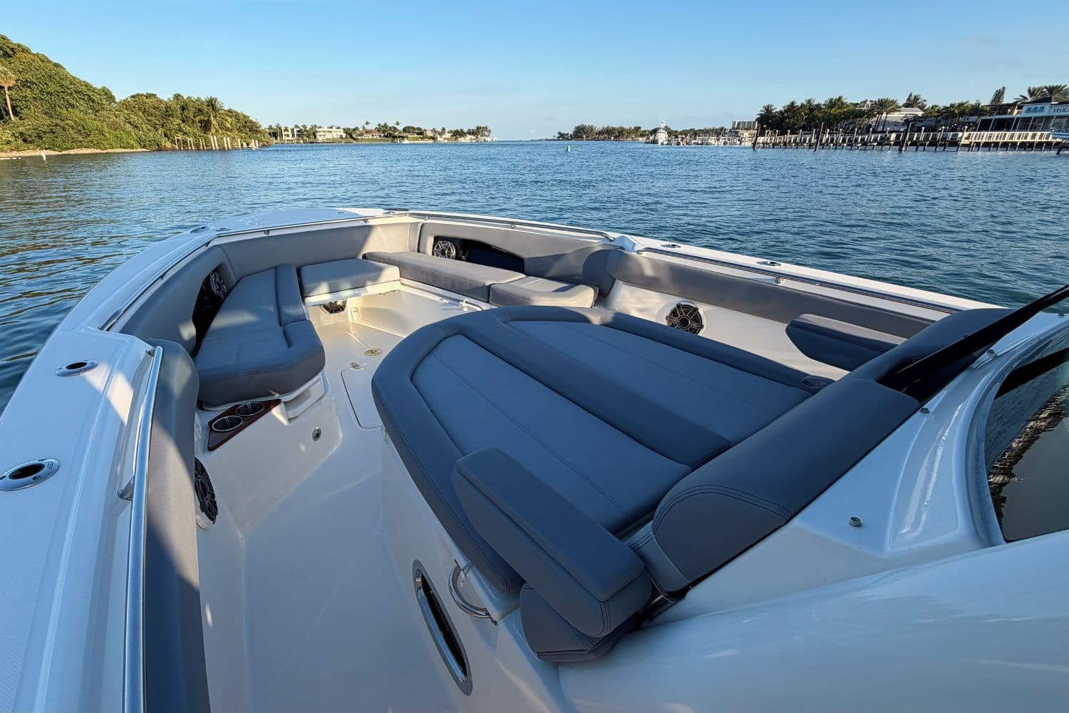 2026 Boston Whaler 360 Outrage - 35