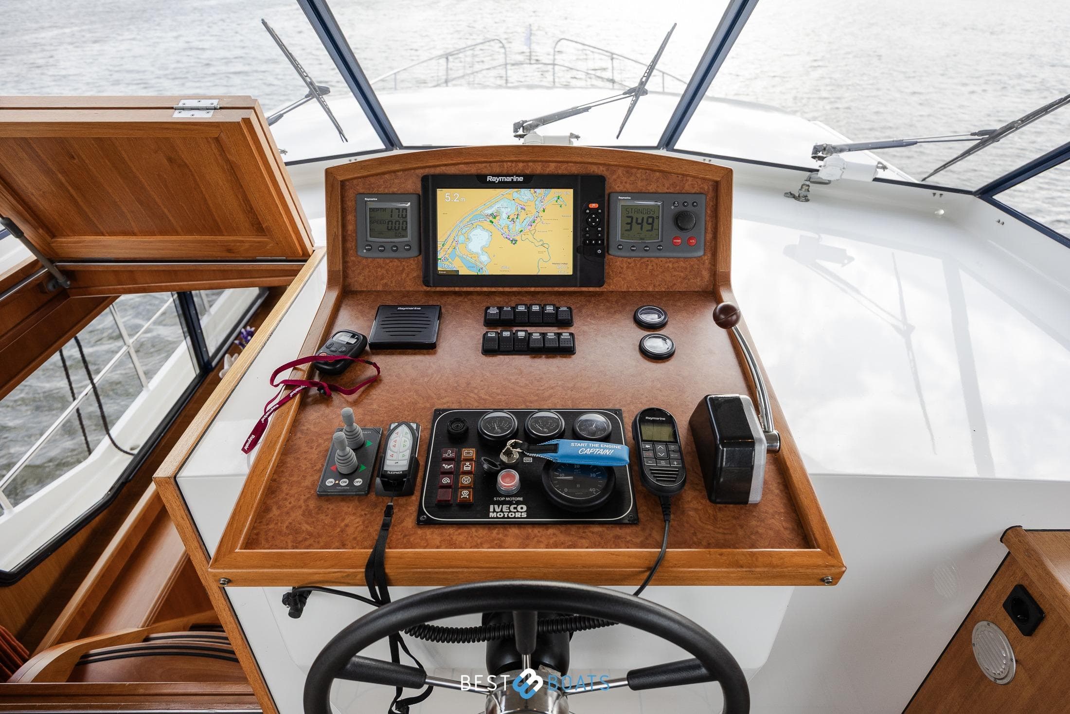 Control panel of a 2008 Linskens Catfish 1400 boat with navigation equipment.
