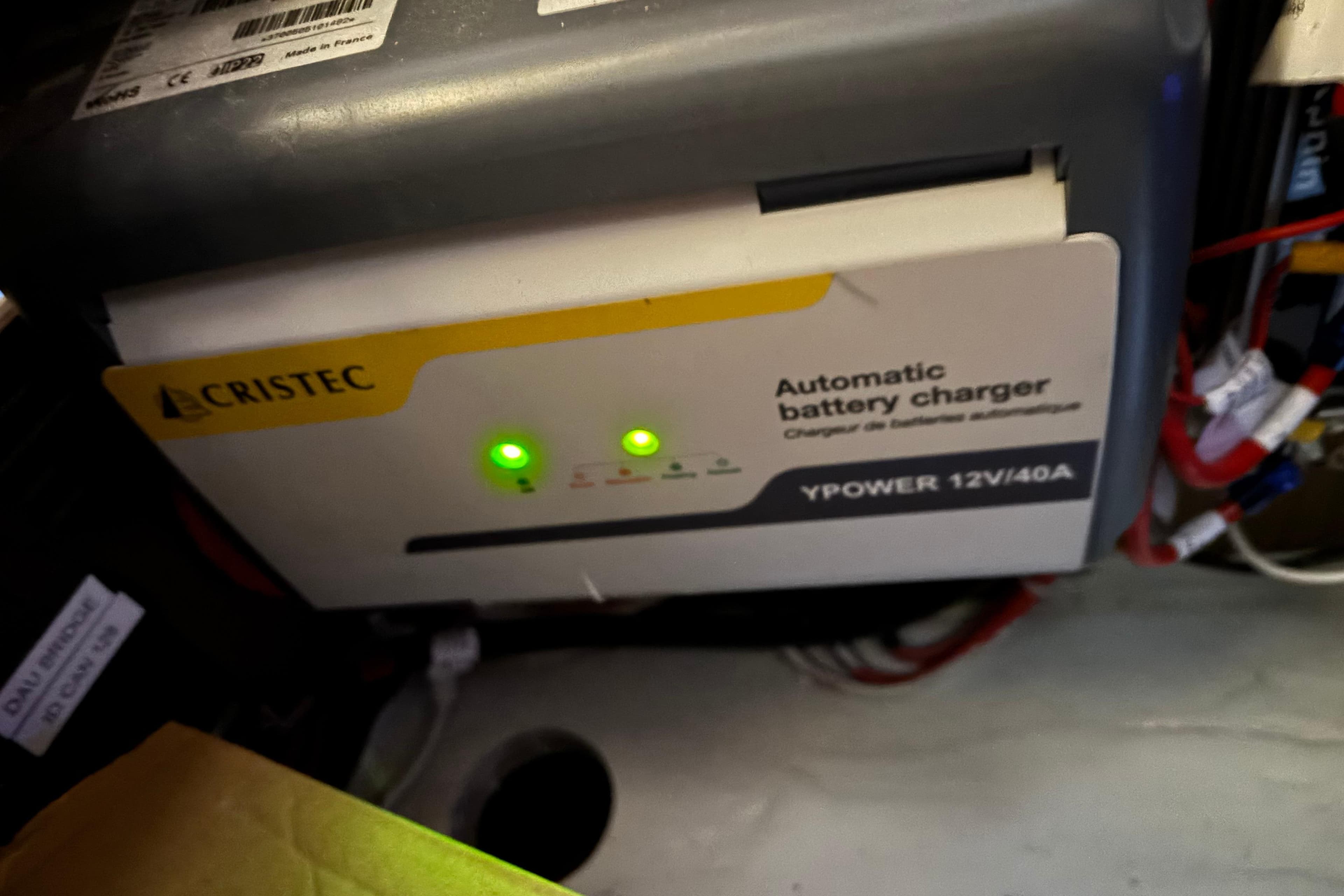 Automatic battery charger in Bavaria C45 yacht, 2019 model, with Cristec YPower 12V/40A.