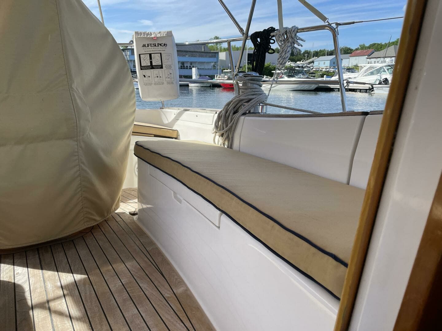 2009 Tartan 4300 - Image 36