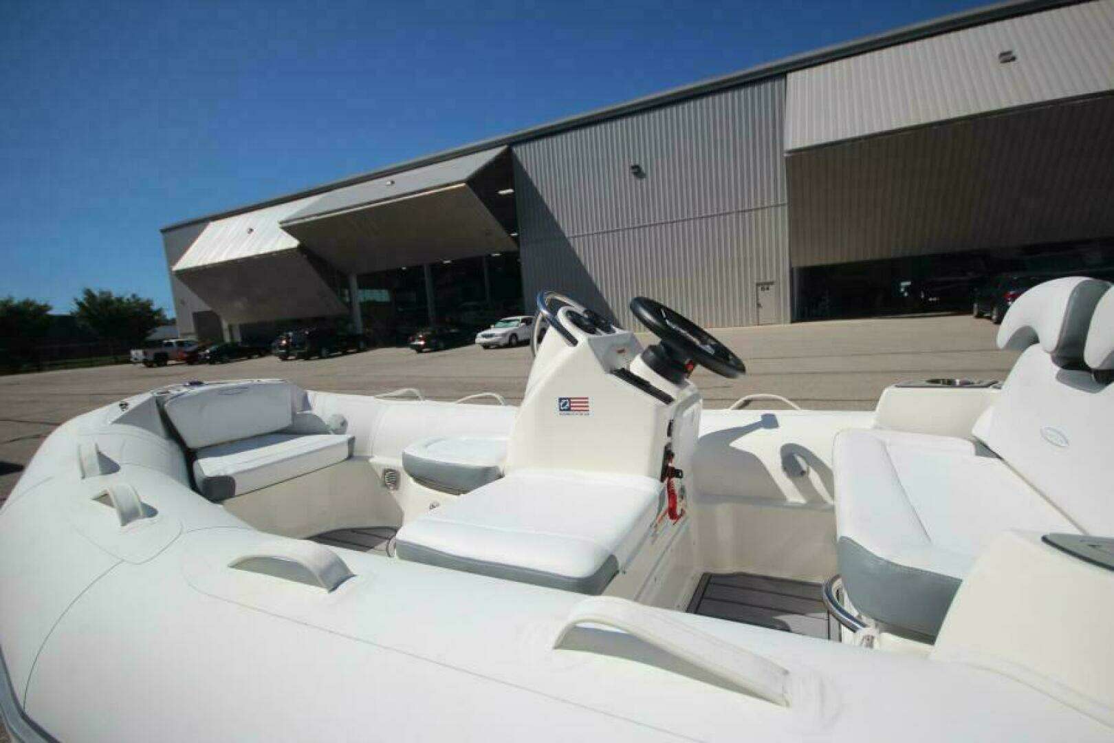 2026 Zodiac Yachtline 400 DL NEO - Image 8