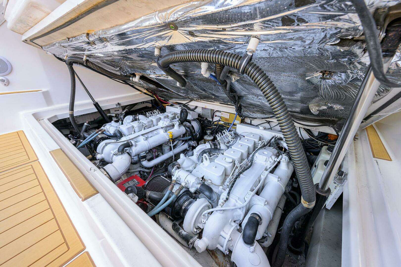2002 Tiara Yachts 3100 LE - Image 32