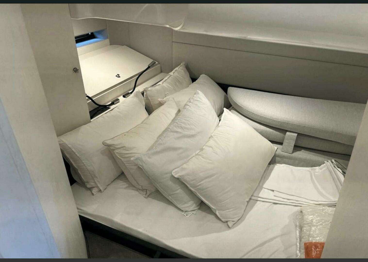 2022 Azimut Verve 42 - Image 23