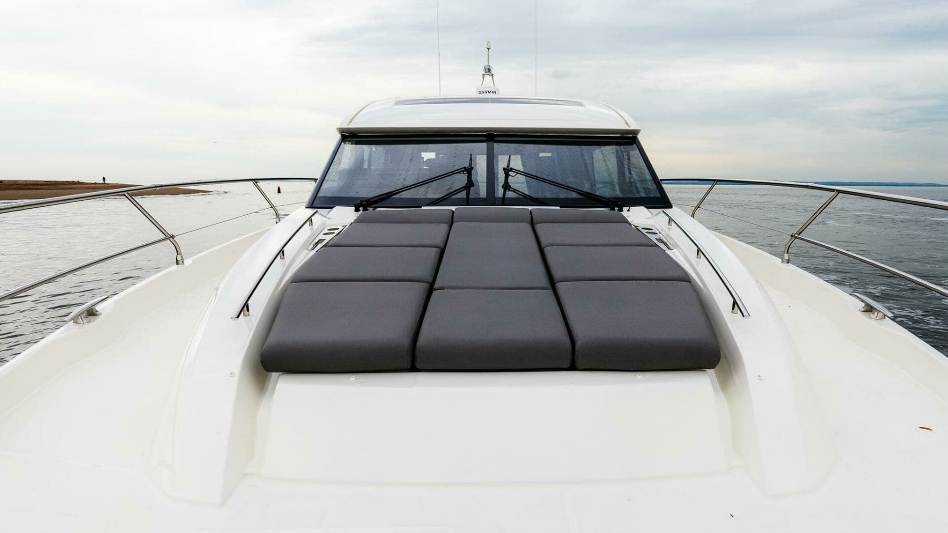 2023 Prestige 520 S - Image 9
