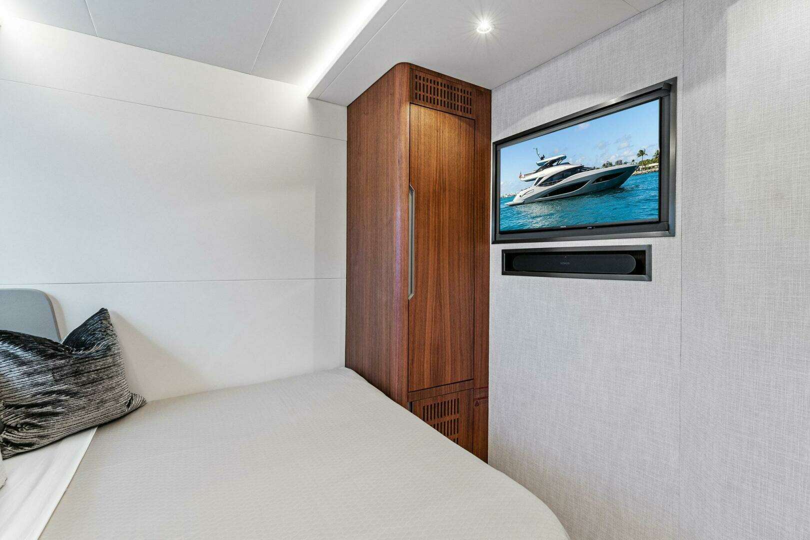 2027 Aquitalia Yachts Flybridge - Image 37