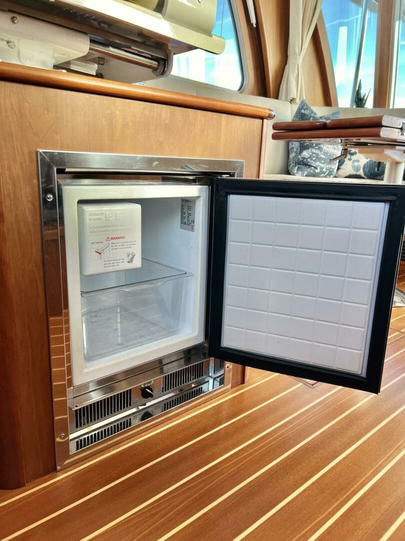 2017 Sabre 48 Salon Express - Image 14