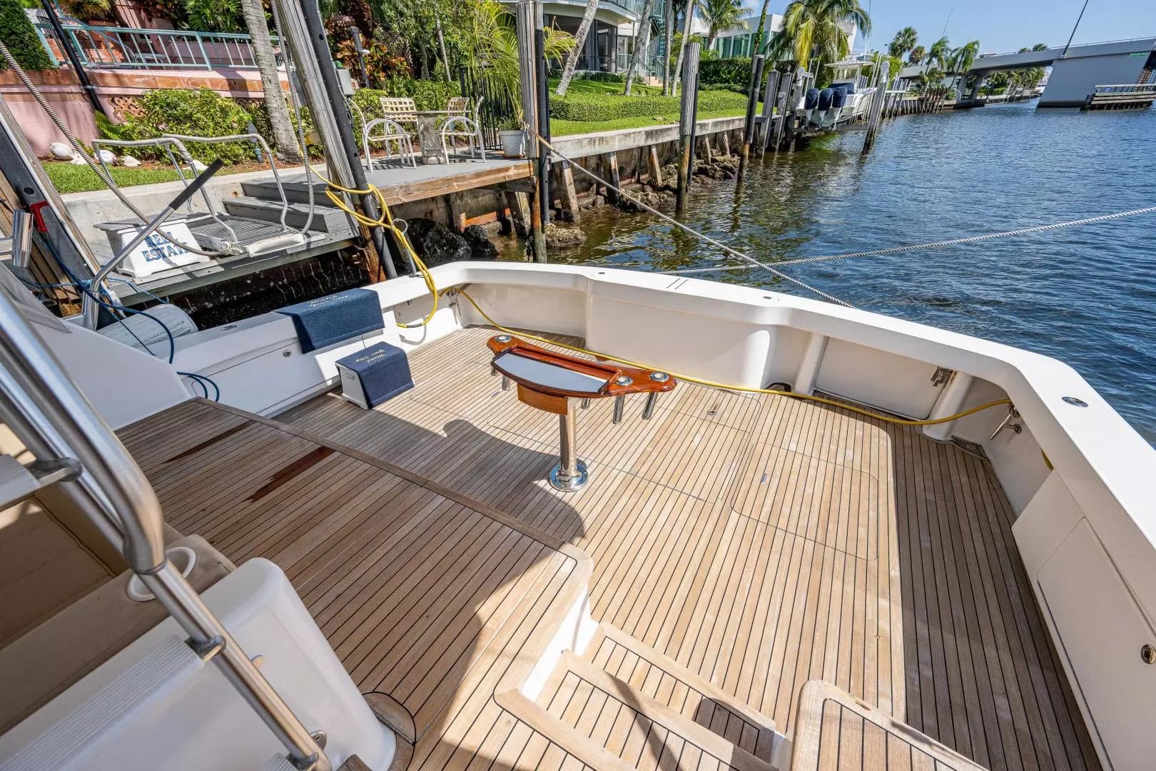 2005 Viking 74 Convertible - Image 47